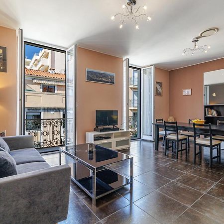 Le Saint Charles-Parking-Climatisation-Centre Ville مينتون المظهر الخارجي الصورة